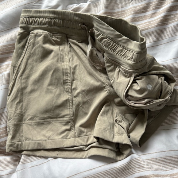 Lululemon Dance Studio Shorts - Picture 1 of 1